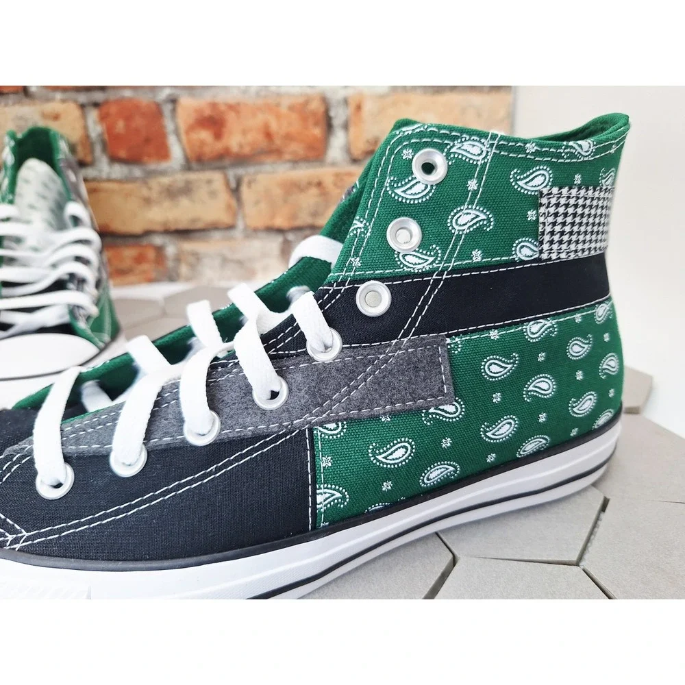The Converse Chuck Taylor new without